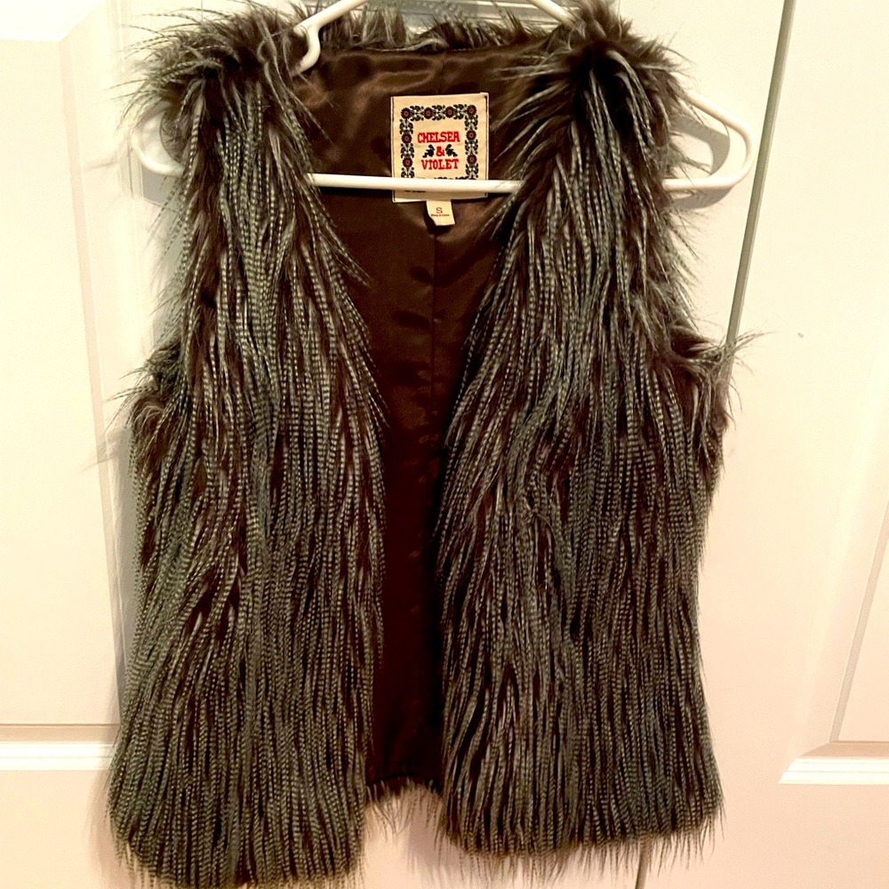 Chelsea & Violet fur vest. Size small